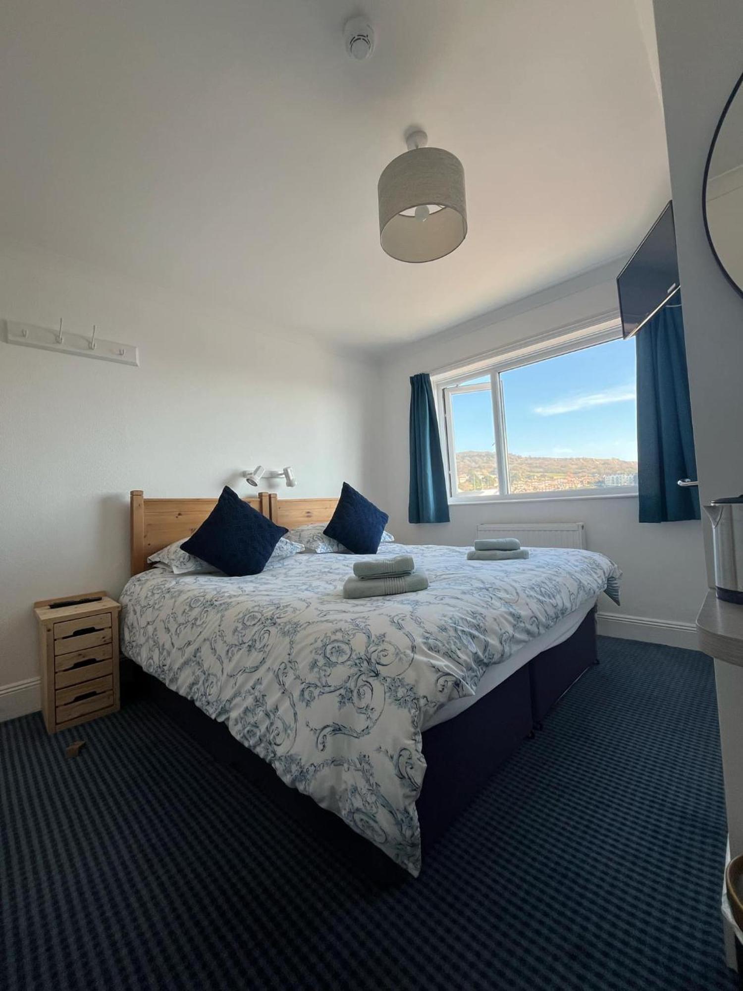 Lucerne Bed and Breakfast Lyme Regis Eksteriør billede